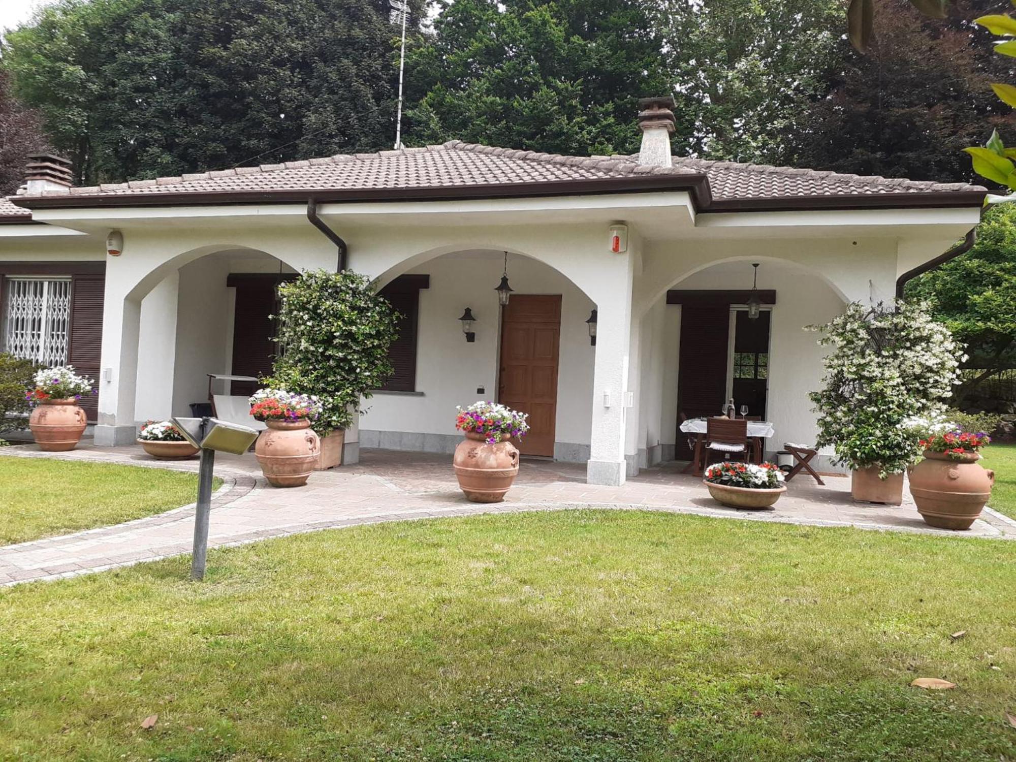 B&B Le Magnolie Carimate Екстер'єр фото